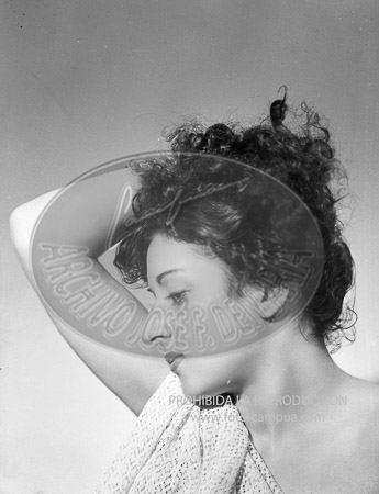 retratos de Lola Flores en el estudio Campua