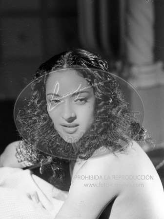 retratos de Lola Flores en el estudio Campua