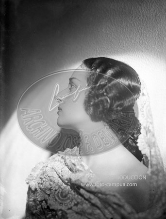 Retratos de Lola Flores en el estudio Campua
