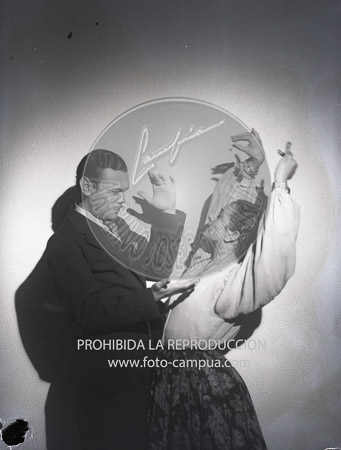 Retratos de Lola Flores en el estudio Campua