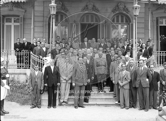 Franco recibe al Ayuntamiento de San Sebastián.
