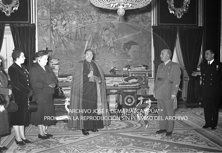 Audiencia a la Junta Nacional del Septimo Centenario del Escapulario del Carmen.