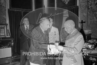 Franco recibe en audiencia a la directiva del Club Náutico de Masnou