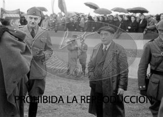 Condecoracion  a la Unidad Italiana Flechas Negras en Mérida