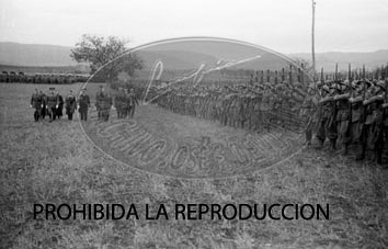 Condecoracion  a la Unidad Italiana Flechas Negras en Mérida