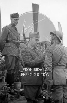 Condecoracion  a la Unidad Italiana Flechas Negras en Mérida
