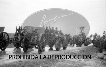 Condecoracion  a la Unidad Italiana Flechas Negras en Mérida