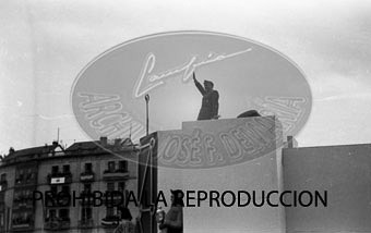 Imposición de la Cruz Laureada de San Fernando a Navarra