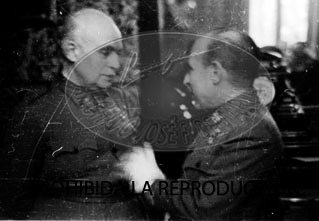 Reunion del primer gobierno de Franco