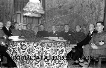 Reunion del primer gobierno de Franco