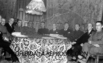 Reunion del primer gobierno de Franco