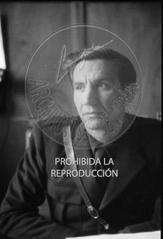 Jimenez Arnau en su despacho de Burgos