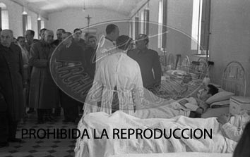 Franco visita el hospital de Burgos