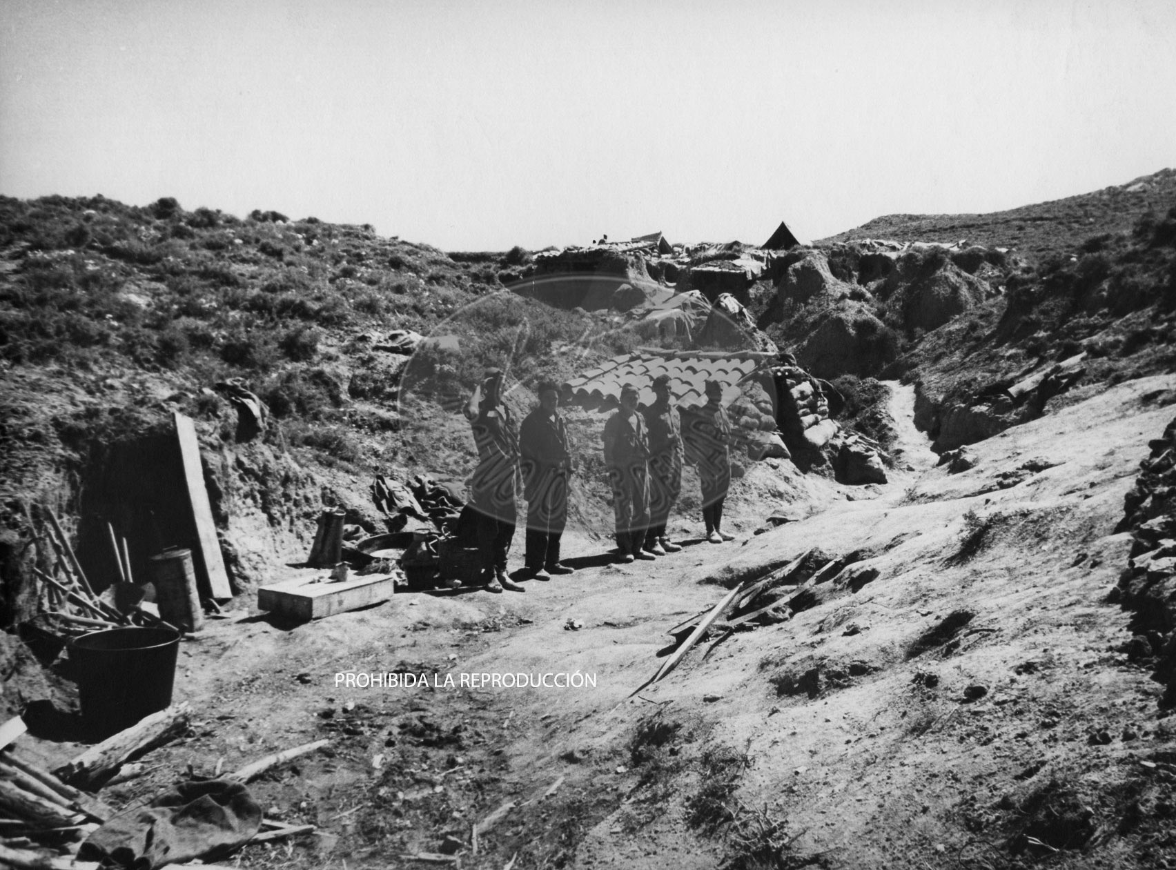 Franco con Yague entra en el recien conquistado Belchite