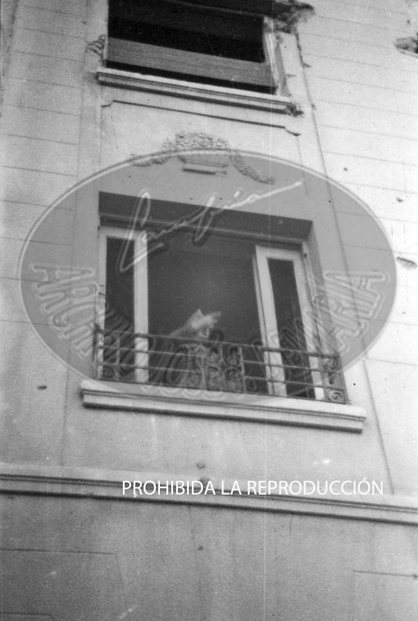 Franco con Yague entra en el recien conquistado Belchite