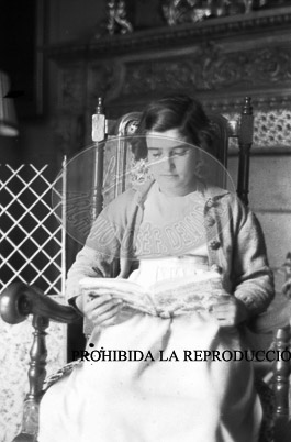 La familia Franco en su casa
