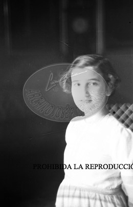 La familia Franco en su casa