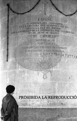 Pamplona, imposición de condecoraciones y visita al hospital
