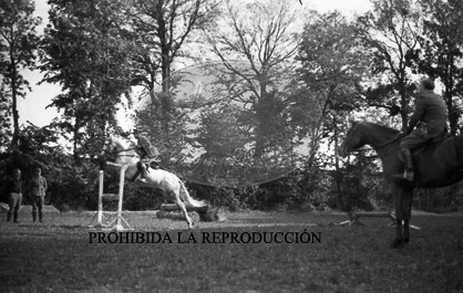 Frente de Aragón, Franco montando a caballo