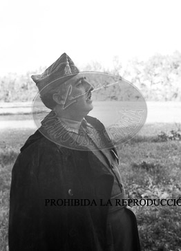 Frente de Aragón, Franco montando a caballo