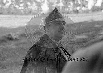 Frente de Aragón, Franco montando a caballo