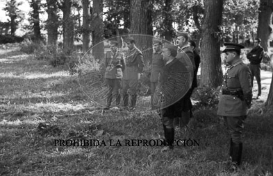 Frente de Aragón, Franco montando a caballo