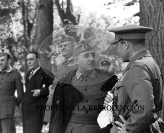 Frente de Aragón, Franco montando a caballo