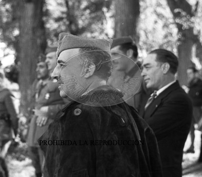 Frente de Aragón, Franco montando a caballo