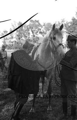Frente de Aragón, Franco montando a caballo