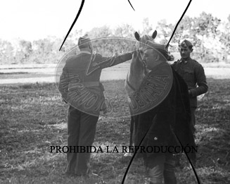 Frente de Aragón, Franco montando a caballo