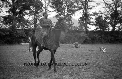 Frente de Aragón, Franco montando a caballo