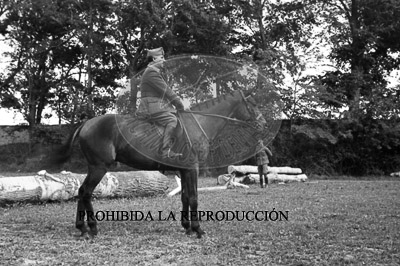 Frente de Aragón, Franco montando a caballo