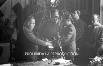 El teniente Ojinaga recibe el titulo de Ingeniero