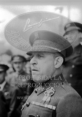 Exposiciión de material de guerra