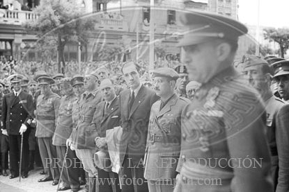 Exposiciión de material de guerra