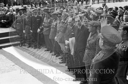 Exposiciión de material de guerra