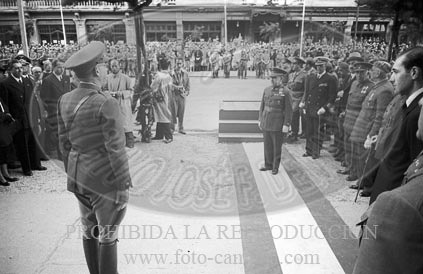 Exposiciión de material de guerra