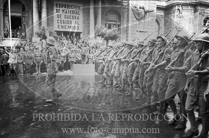 Exposiciión de material de guerra