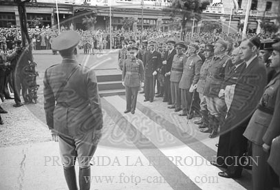 Exposiciión de material de guerra
