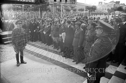 Exposiciión de material de guerra