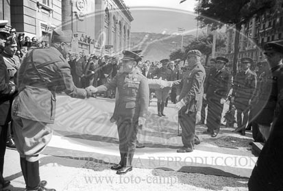 Exposiciión de material de guerra