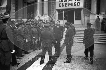 Exposiciión de material de guerra