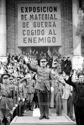 Exposiciión de material de guerra