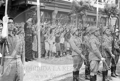 Exposiciión de material de guerra