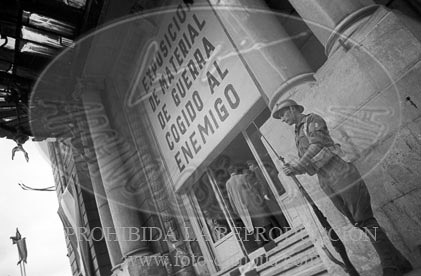 Exposiciión de material de guerra