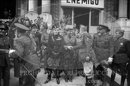 Exposiciión de material de guerra