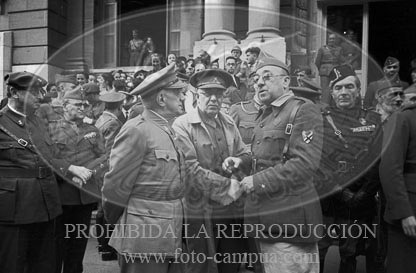 Exposiciión de material de guerra