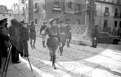 Primer Aniversario de la exaltación de Franco a la Jefatura del Estado