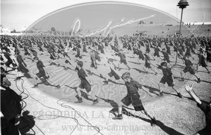 Concentracion de la OJE en Sevilla, 1938