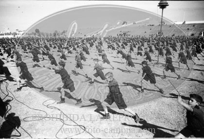 Concentracion de la OJE en Sevilla, 1938